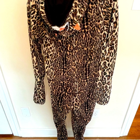 Nick & Nora Cheetah Cat Print Zipper Hooded Onesie Small - Picture 9 of 9